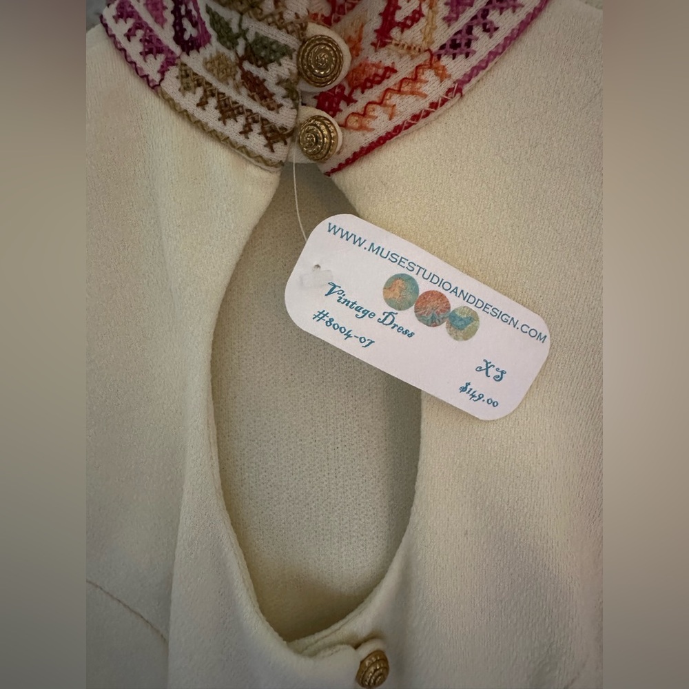 Vintage Mod Embroidered Dress - Picture 6 of 10